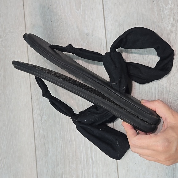 Sanuk Women Black Sandals with Knotted Strap T Strap Flats Shoes Sz 8 - Picture 6 of 9